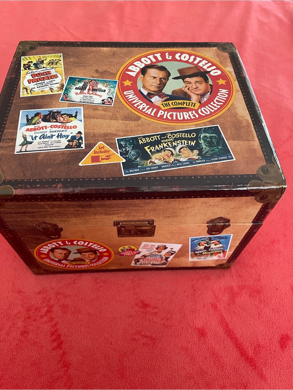 Universal Pictures Collection Box - Brown